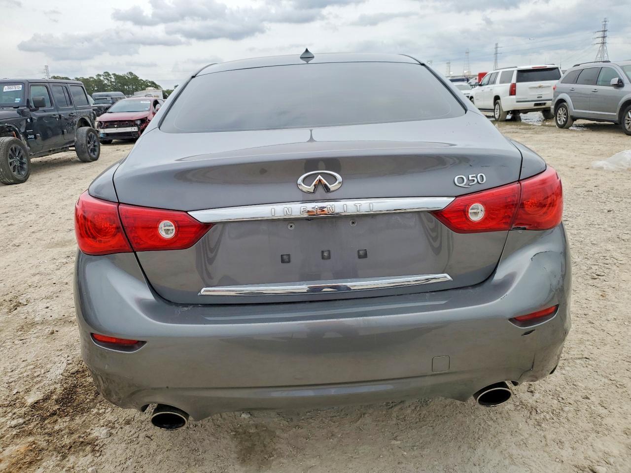2015 INFINITI Q50
