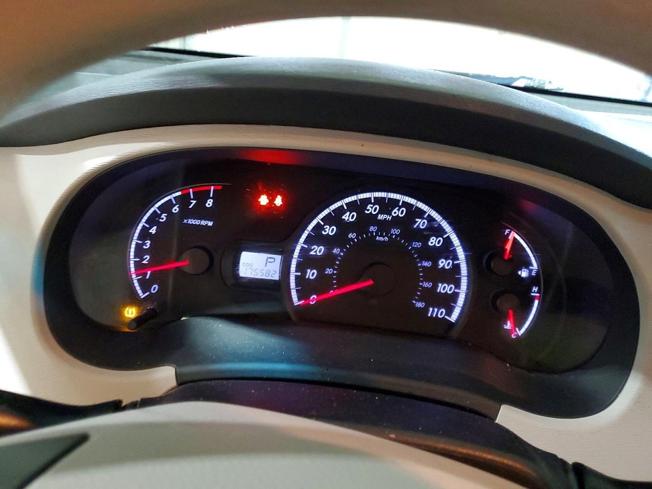 2011 TOYOTA SIENNA