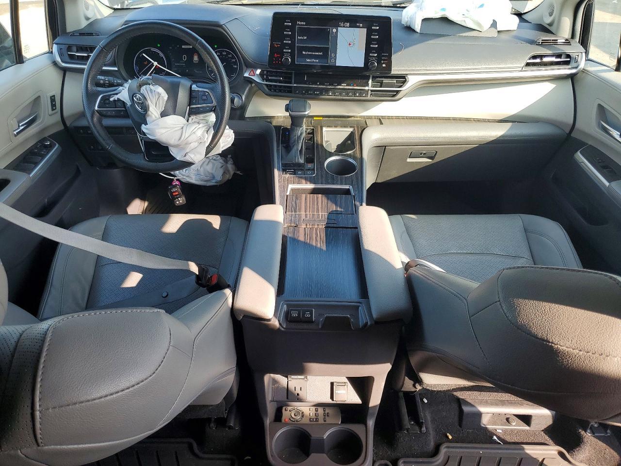 2022 TOYOTA SIENNA