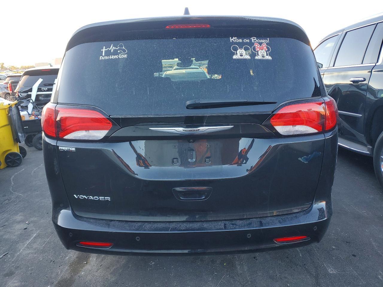 2021 CHRYSLER Voyager