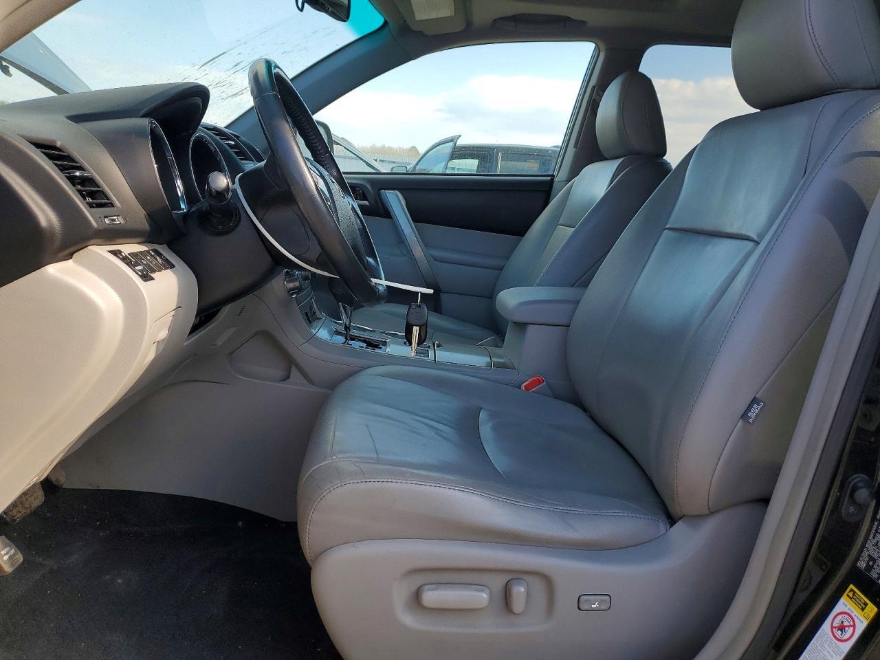 2012 TOYOTA HIGHLANDER