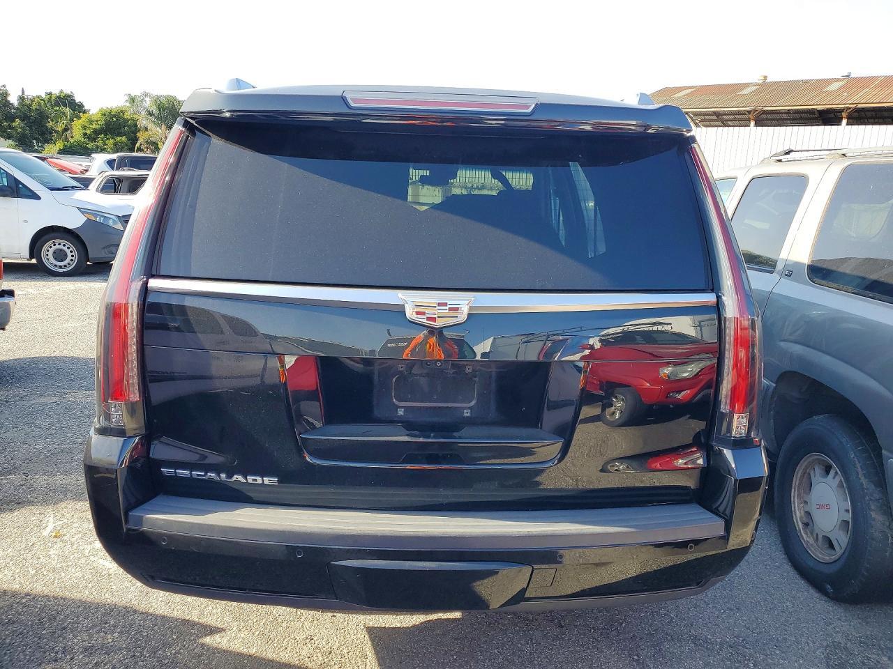 2018 CADILLAC ESCALADE