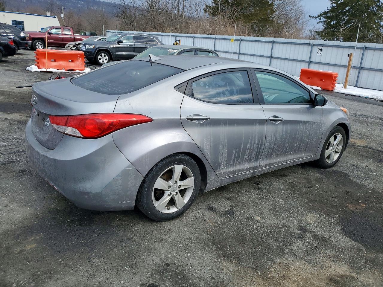 2011 HYUNDAI ELANTRA