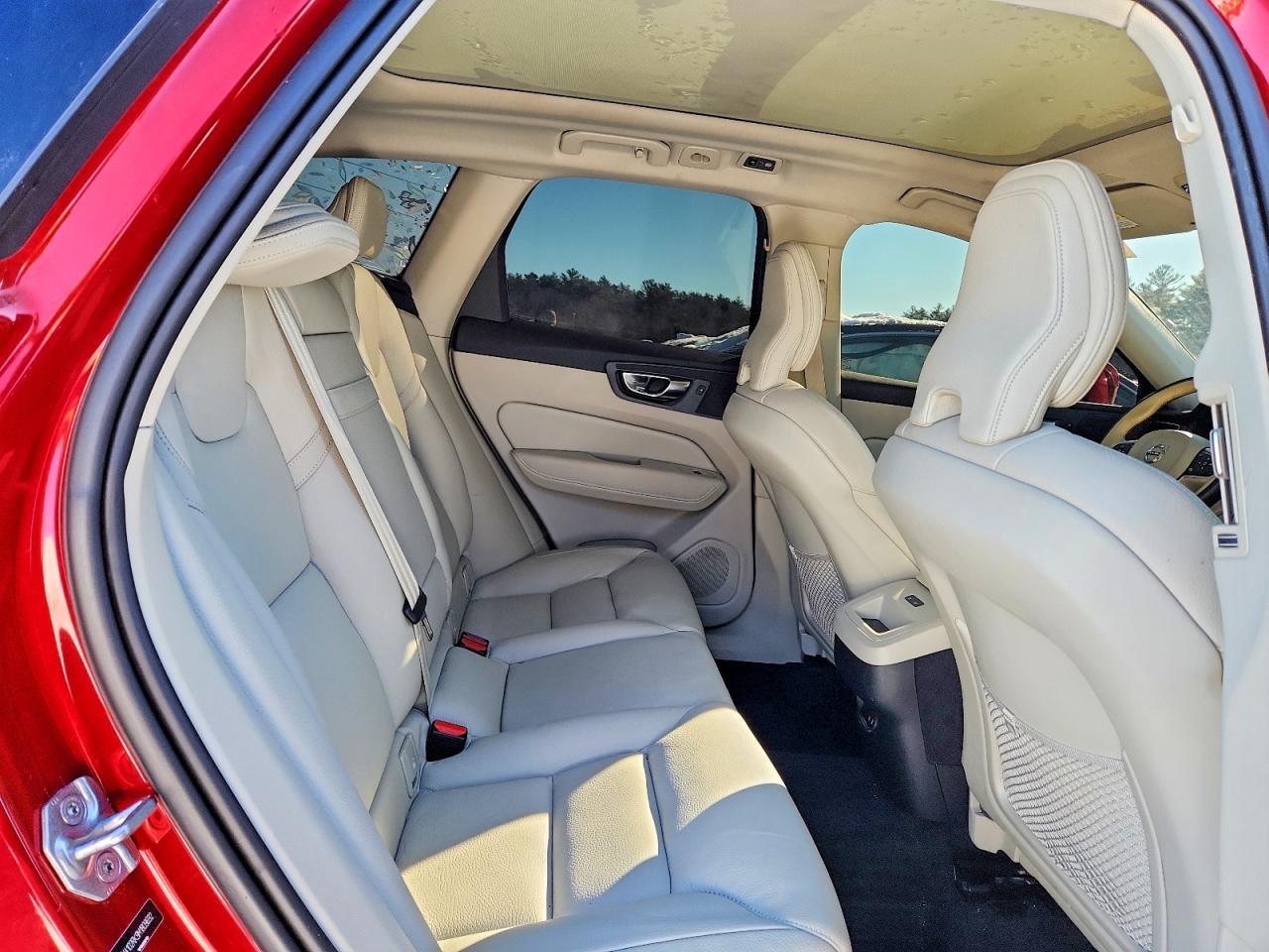 2021 VOLVO XC60
