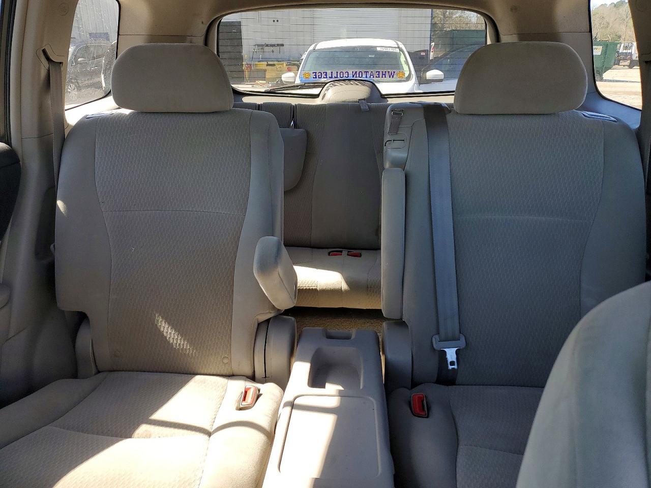 2010 TOYOTA HIGHLANDER