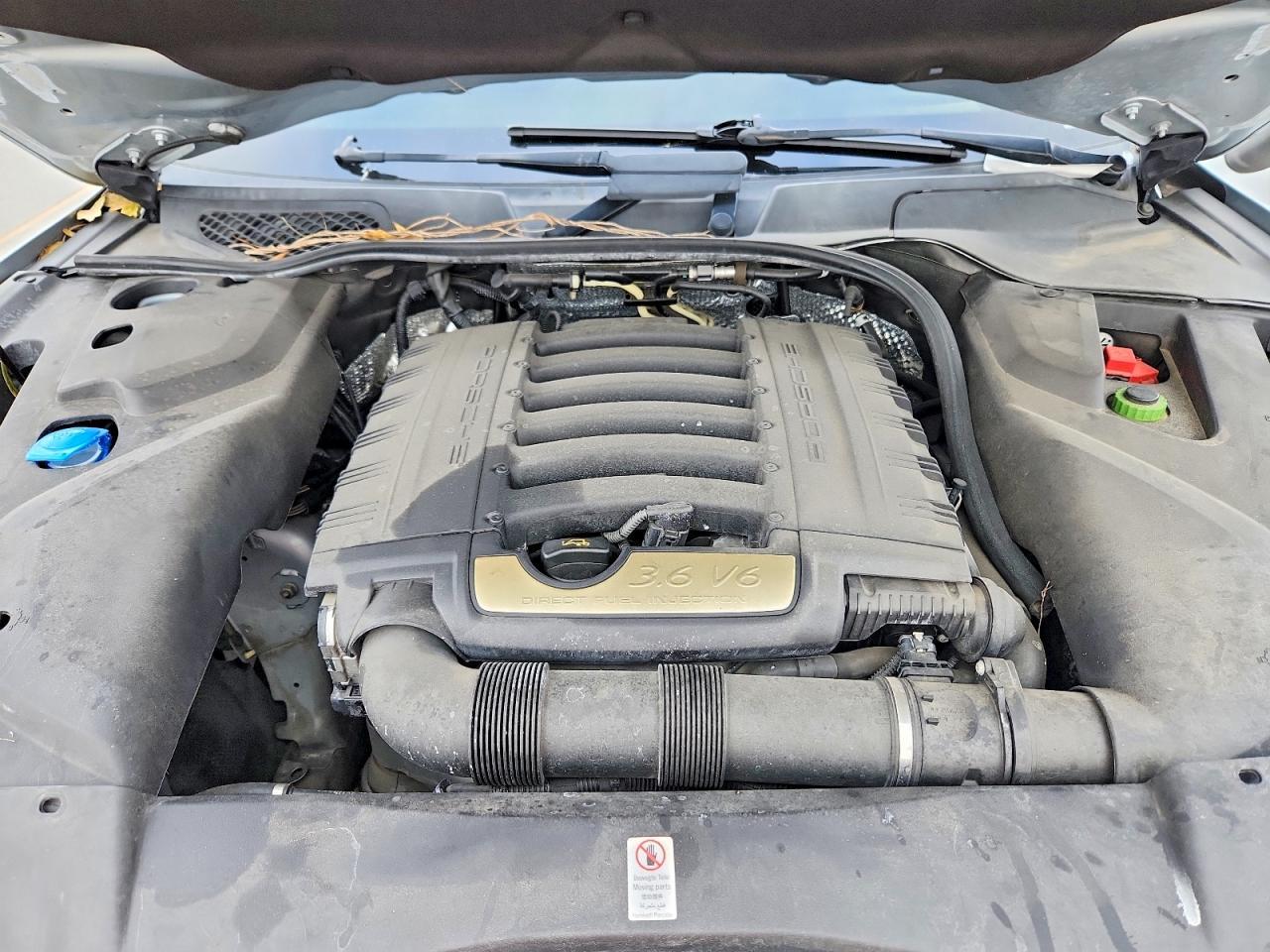 2017 PORSCHE CAYENNE