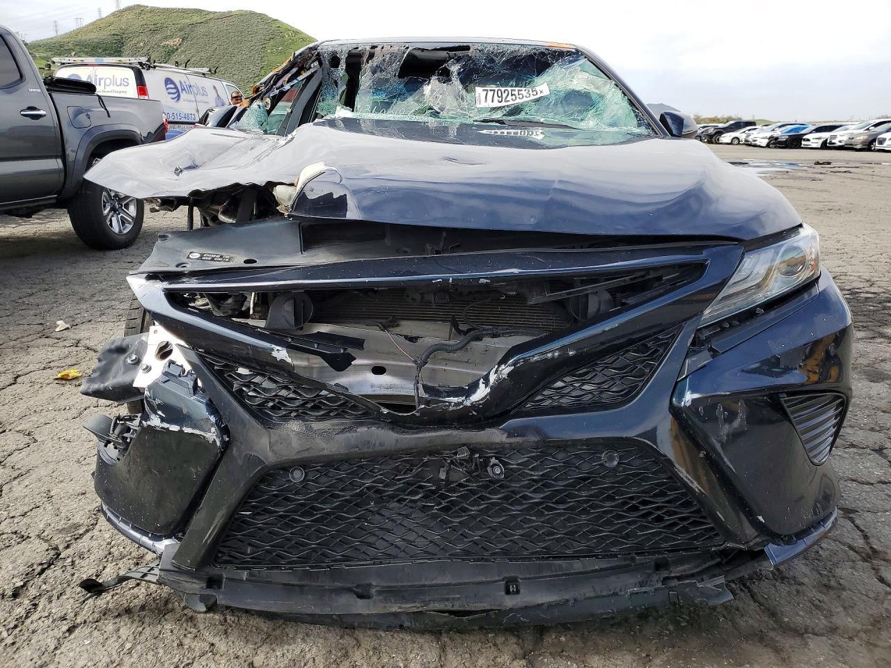 2018 TOYOTA CAMRY