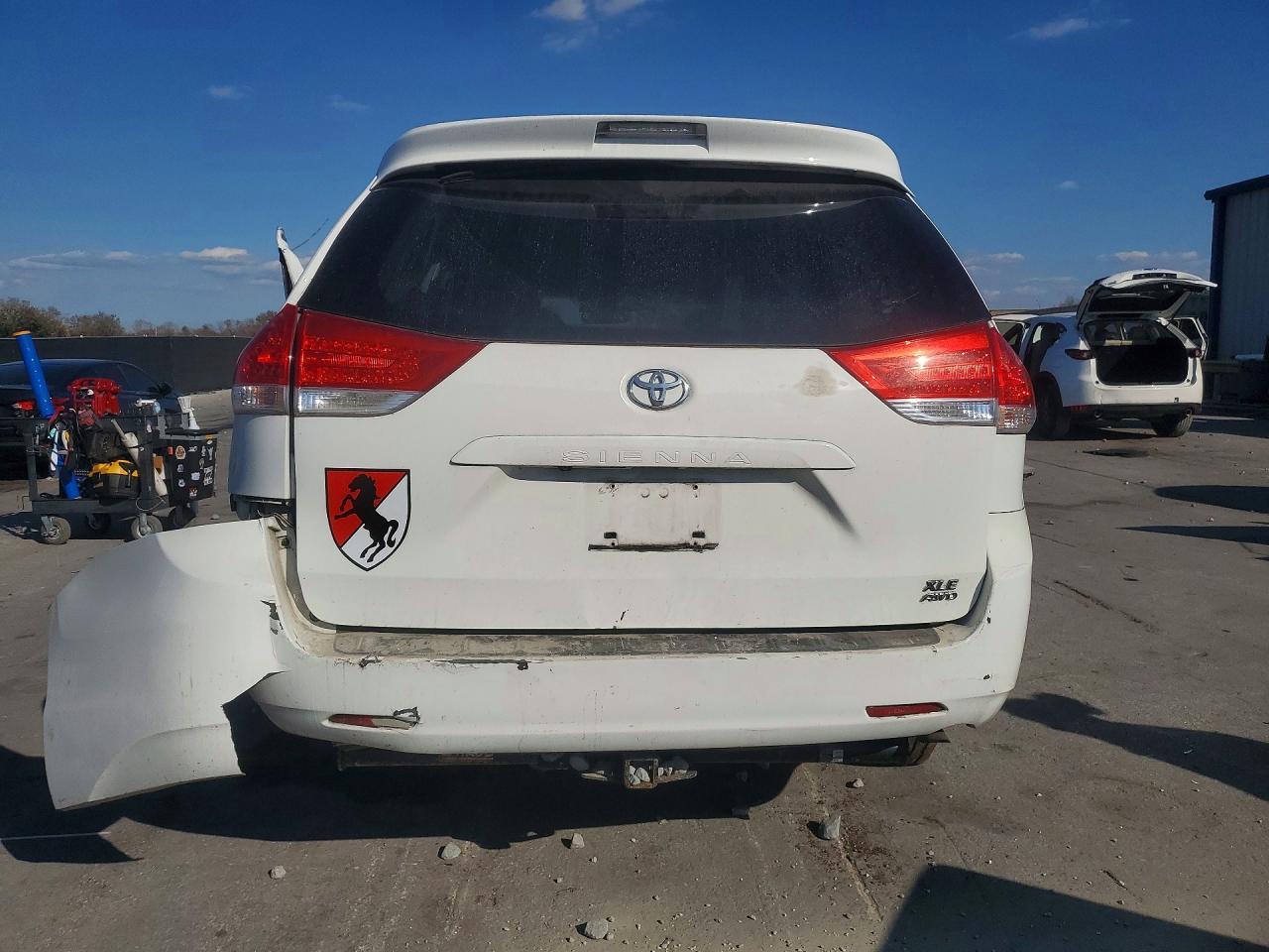 2012 TOYOTA SIENNA