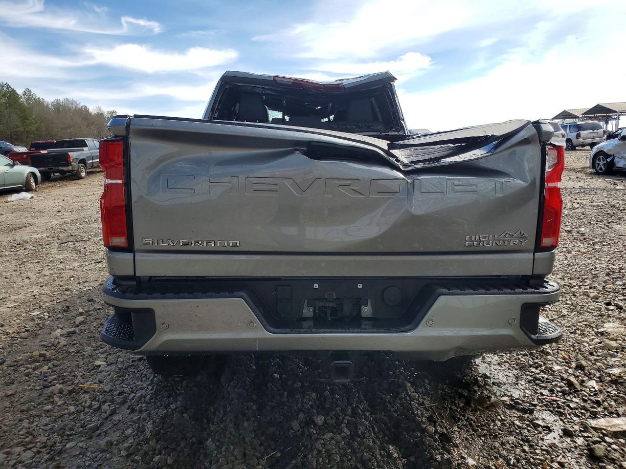2025 CHEVROLET Silverado