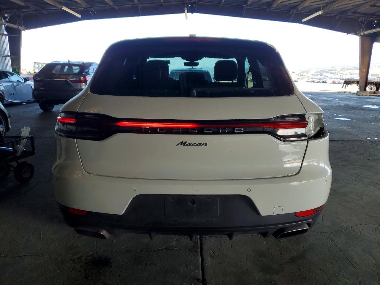 2019 PORSCHE Macan