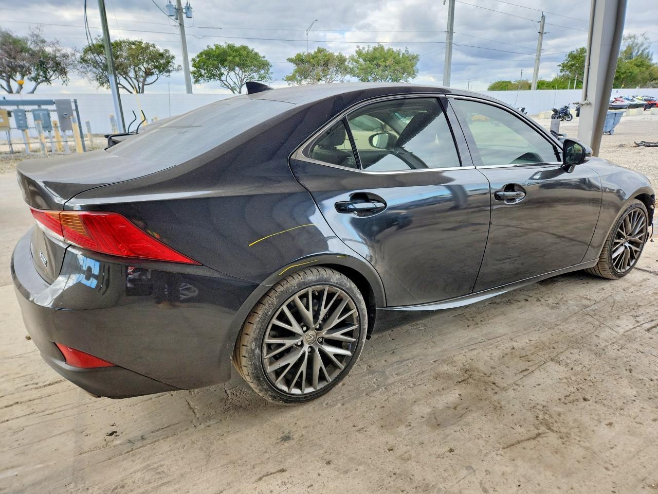 2017 LEXUS IS 200t