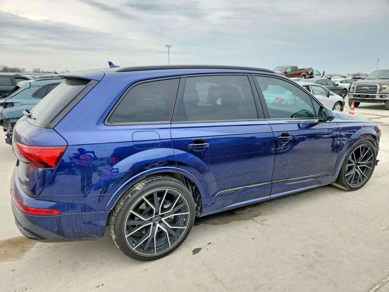 2023 AUDI Q7