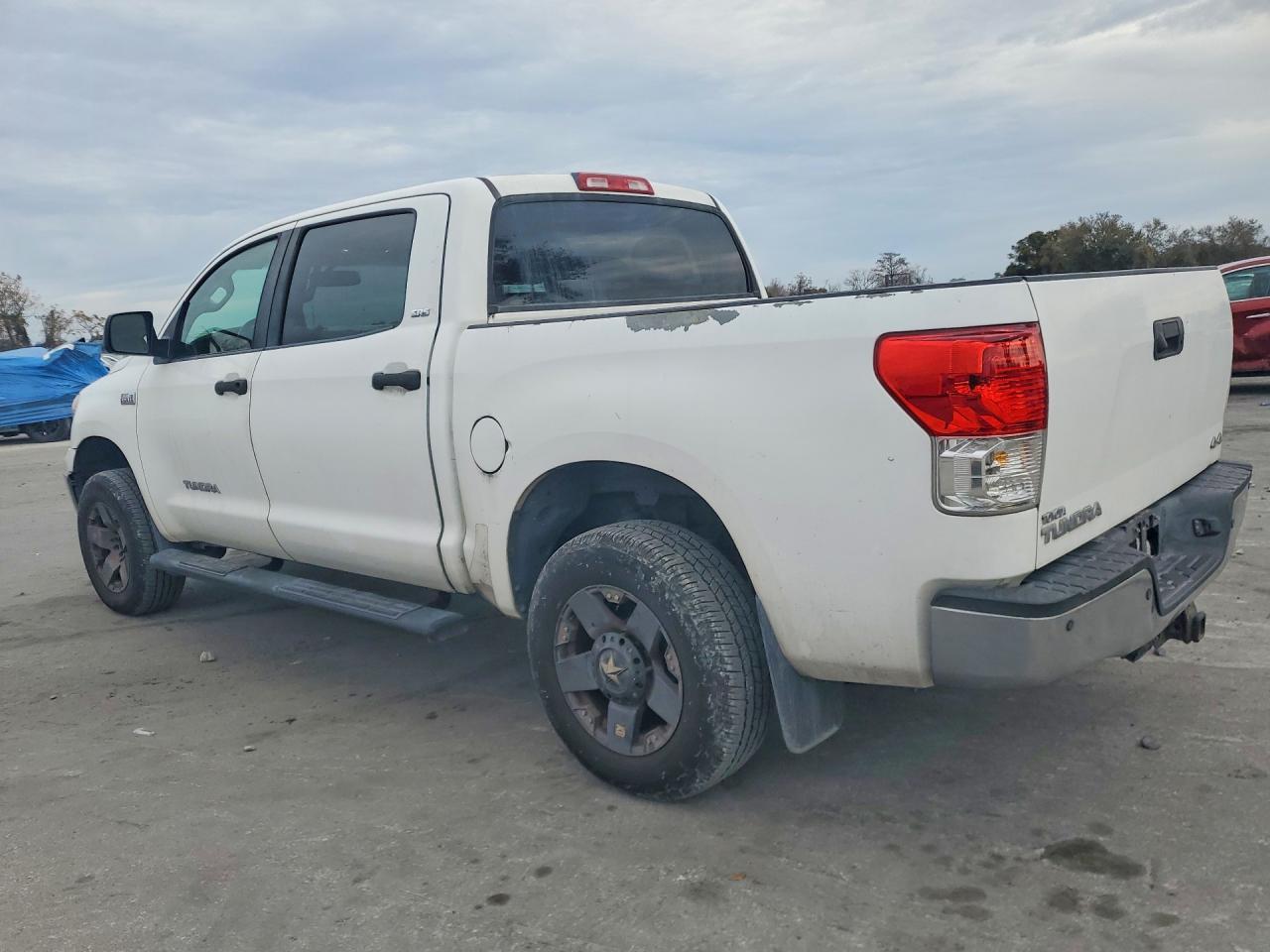2011 TOYOTA TUNDRA