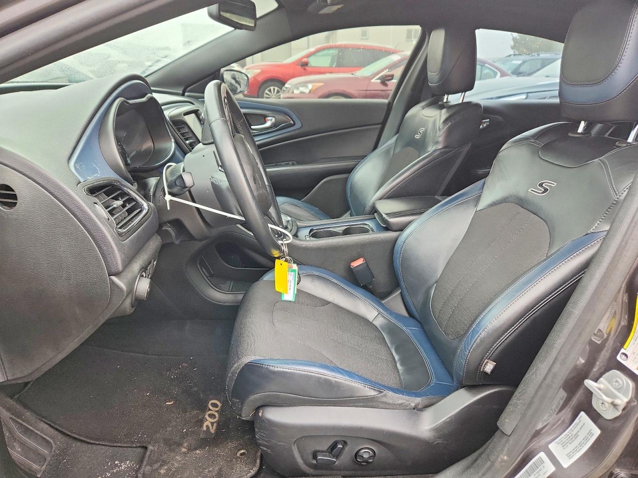 2015 CHRYSLER 200