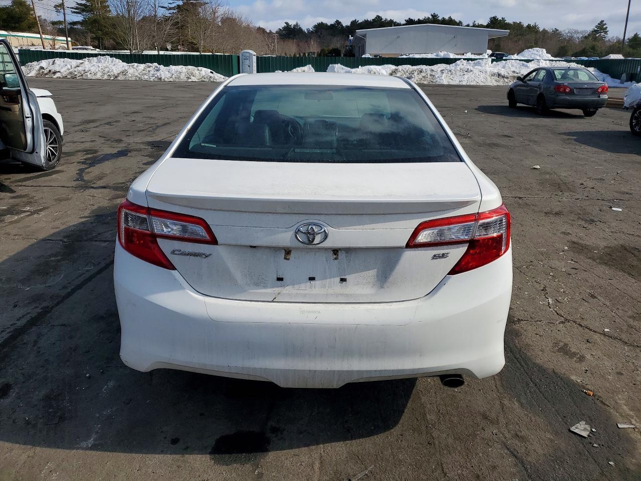 2014 TOYOTA CAMRY