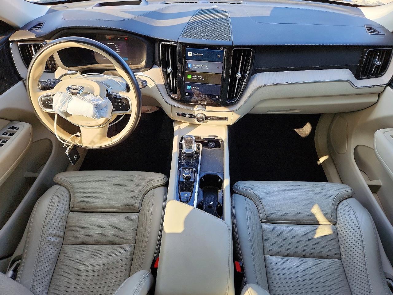 2022 VOLVO XC60
