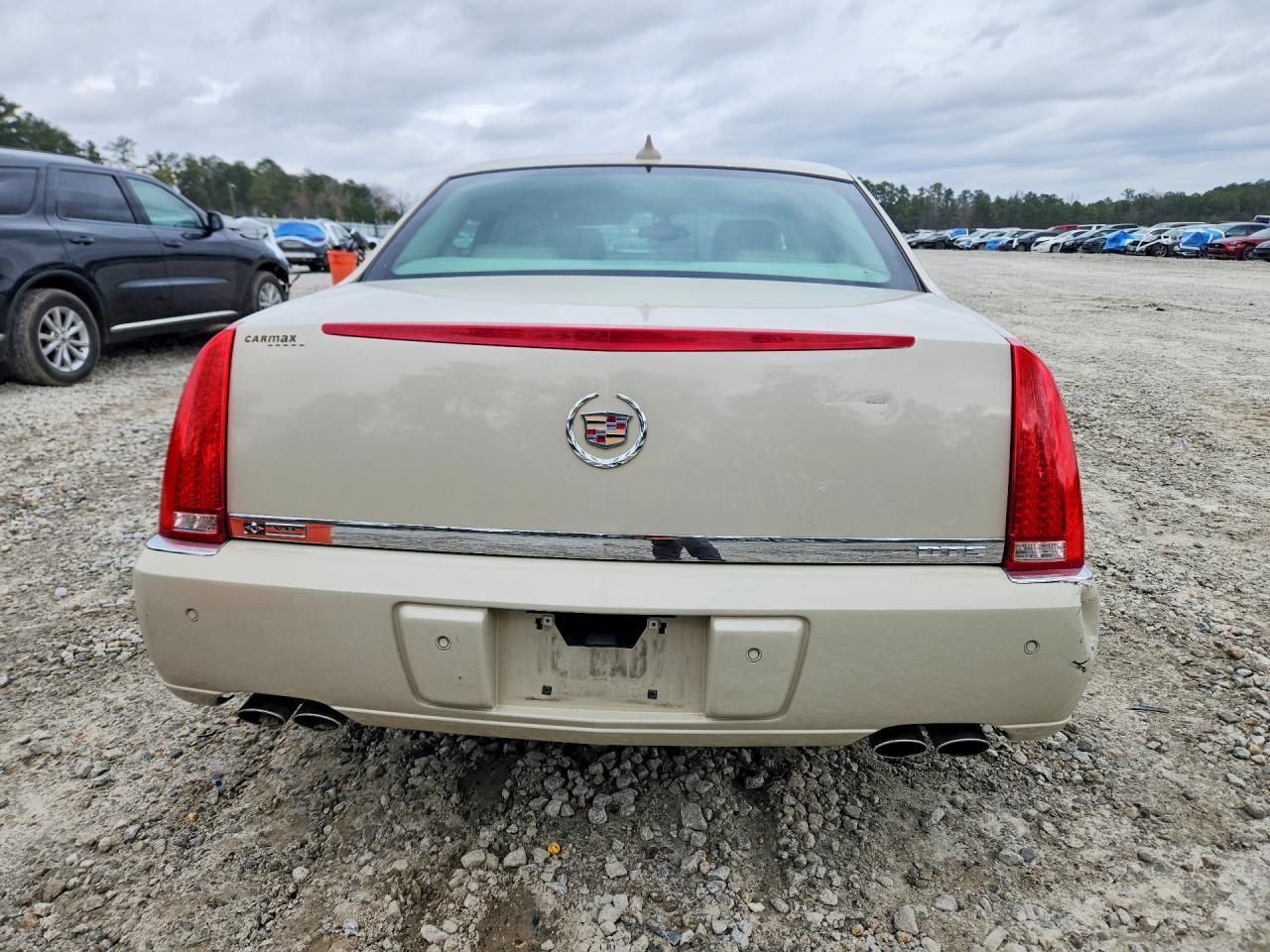 2011 CADILLAC DTS