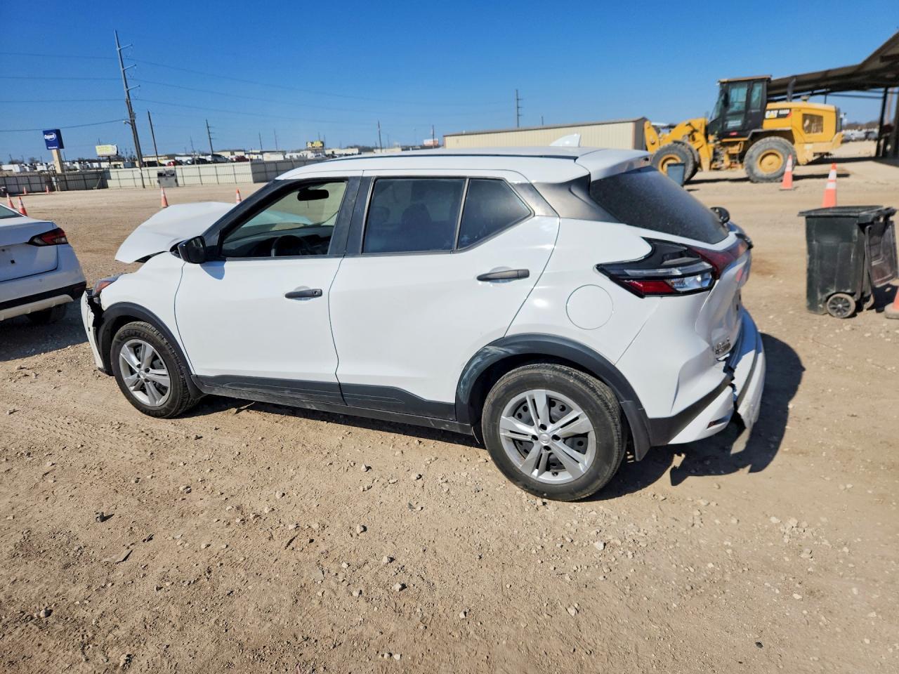 2024 NISSAN KICKS