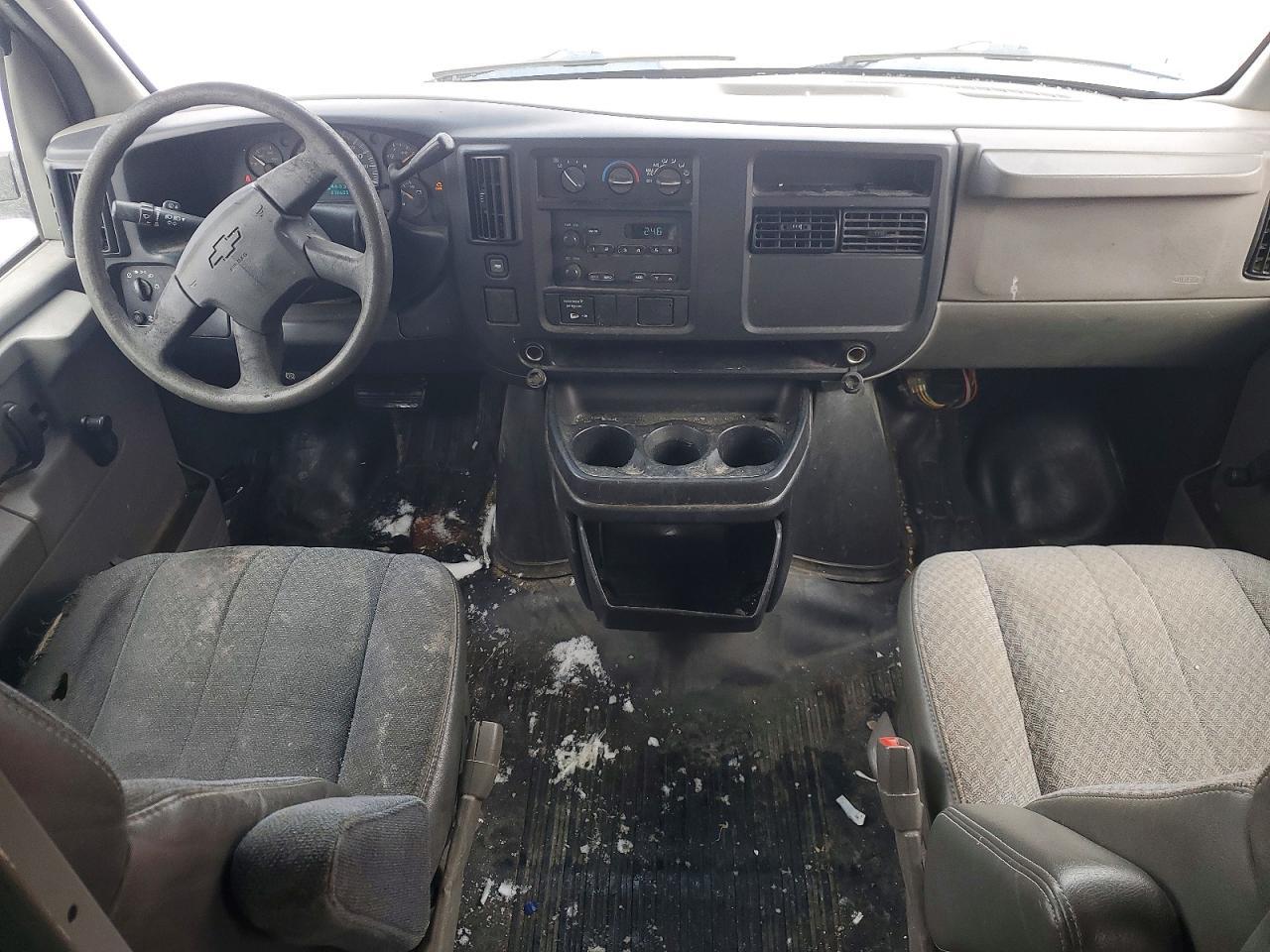 2004 CHEVROLET EXPRESS 2500
