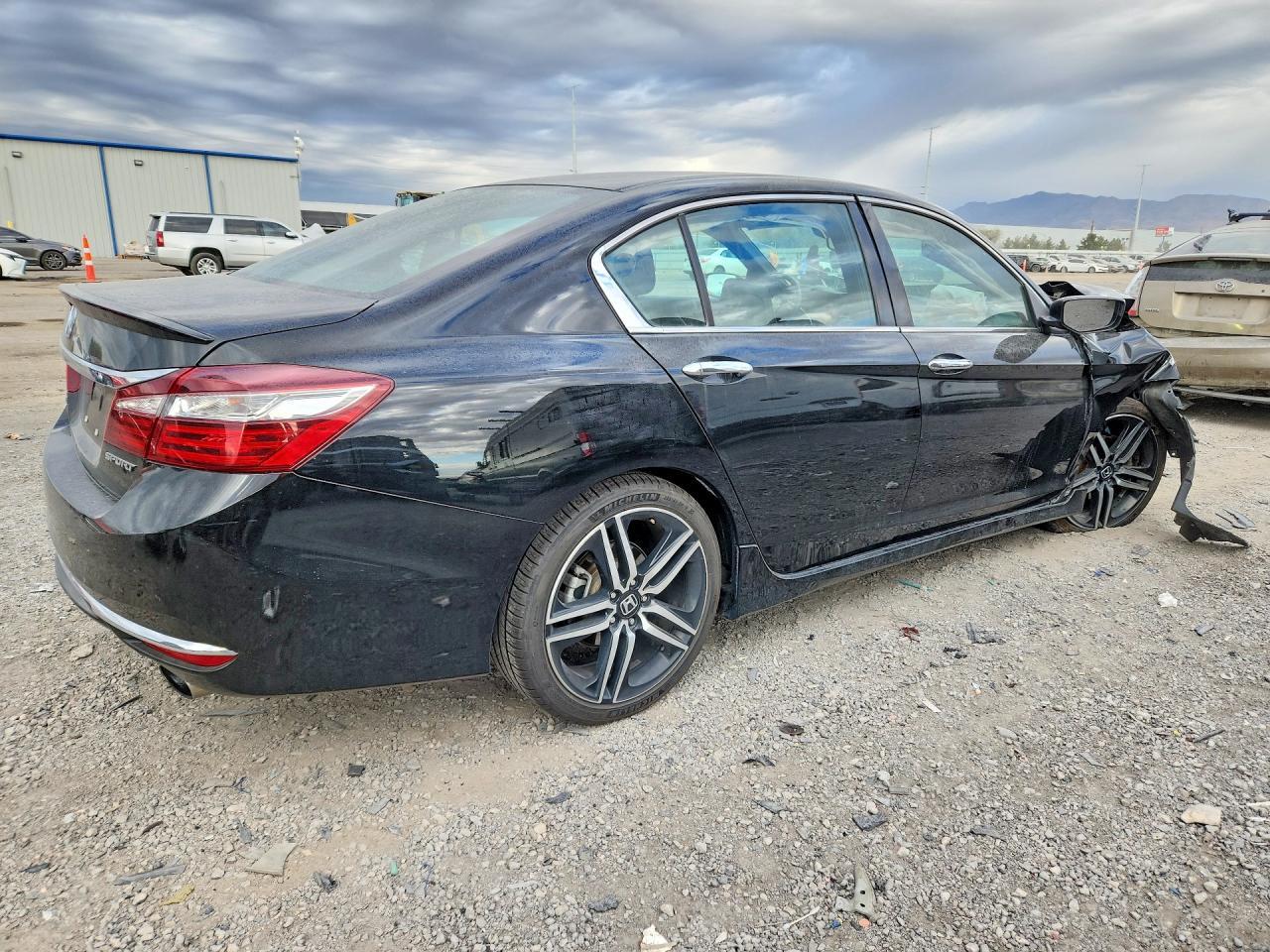 2017 HONDA ACCORD