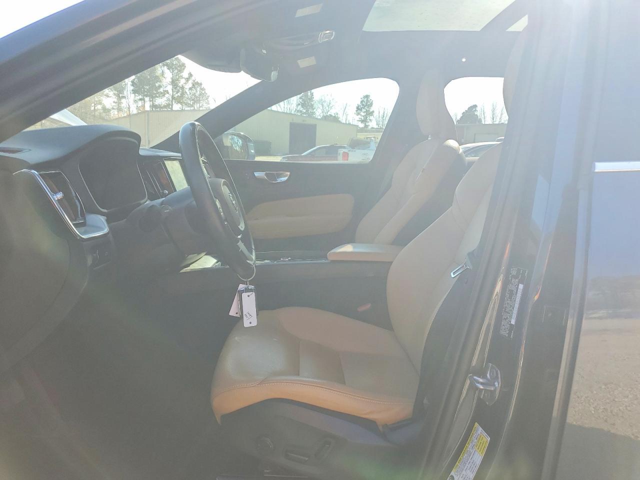 2020 VOLVO XC60