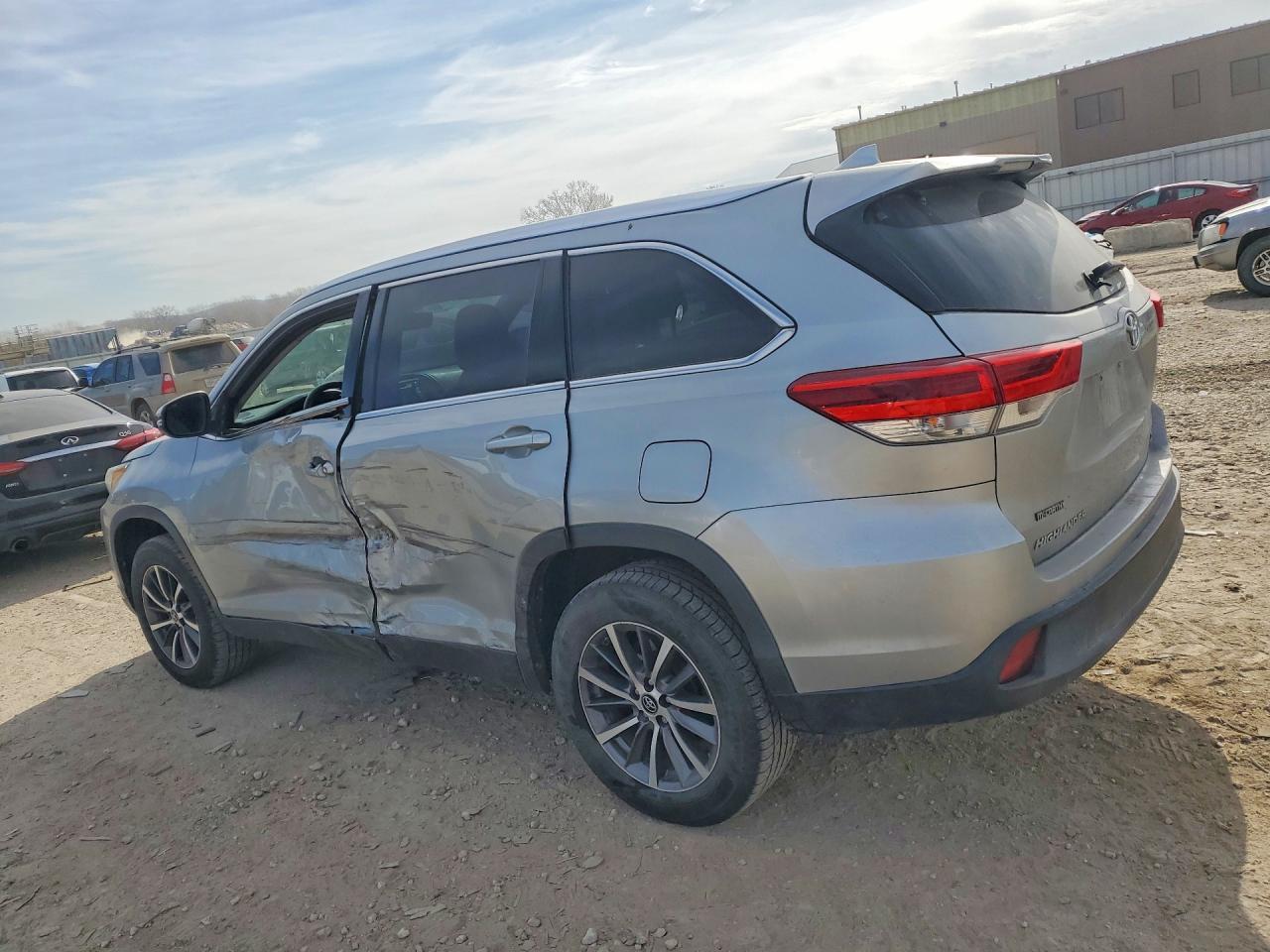 2019 TOYOTA HIGHLANDER