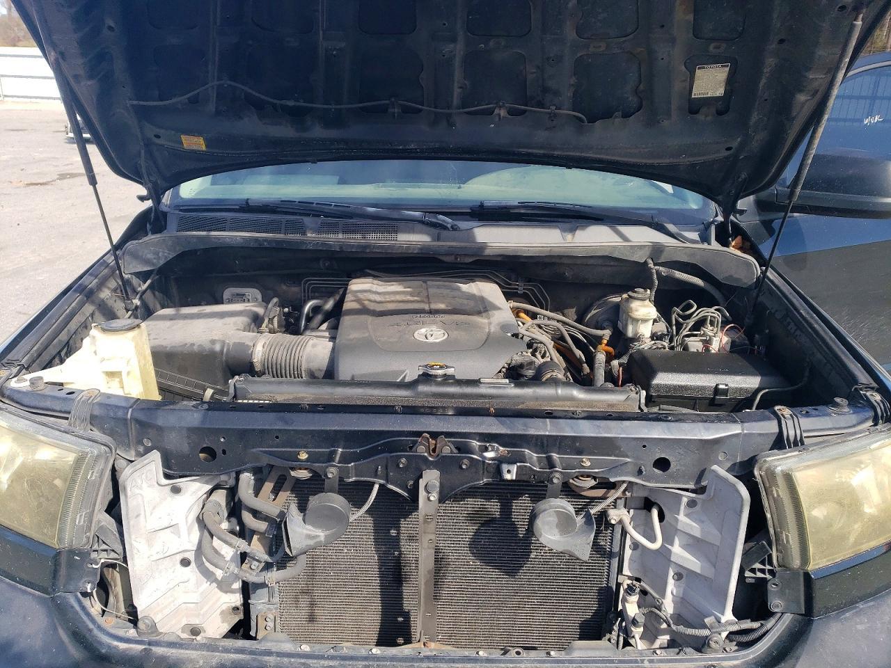 2011 TOYOTA TUNDRA