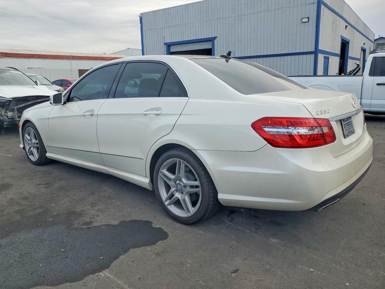 2011 MERCEDES-BENZ E-Class