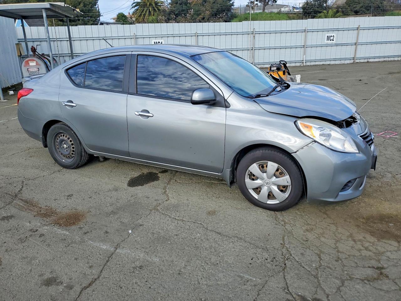 2013 NISSAN VERSA