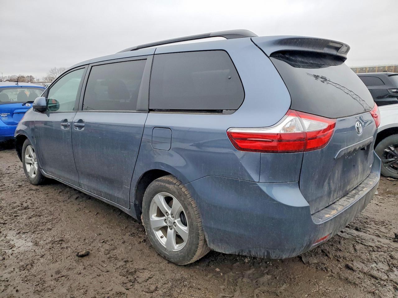 2015 TOYOTA SIENNA