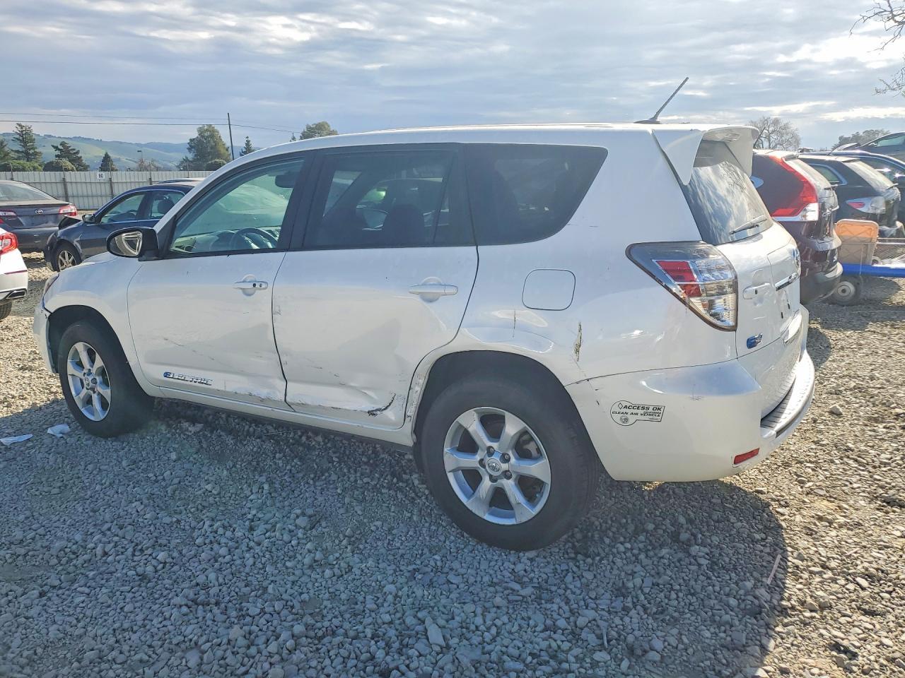 2013 TOYOTA RAV4