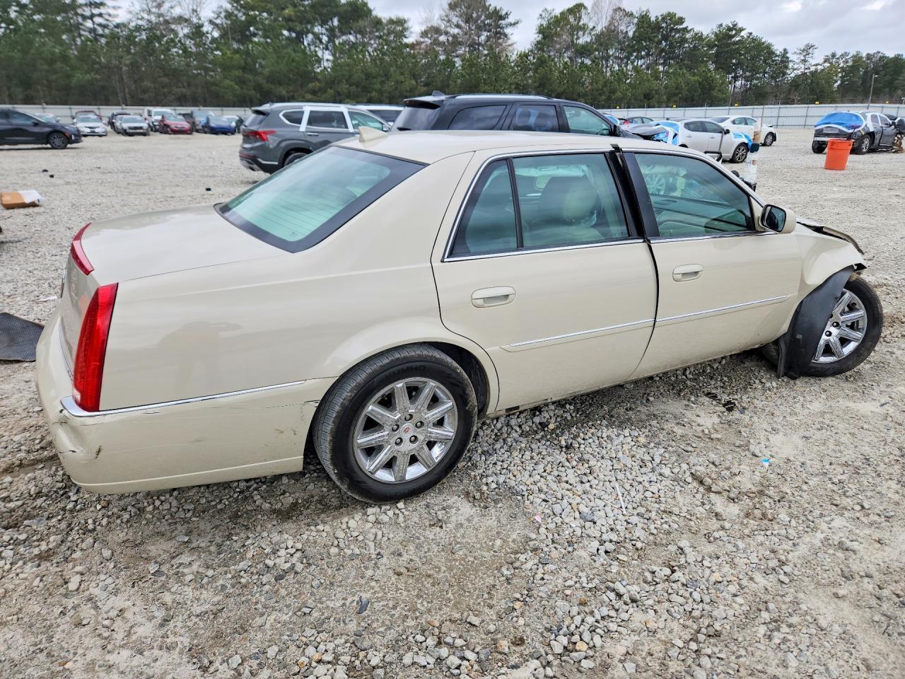 2011 CADILLAC DTS
