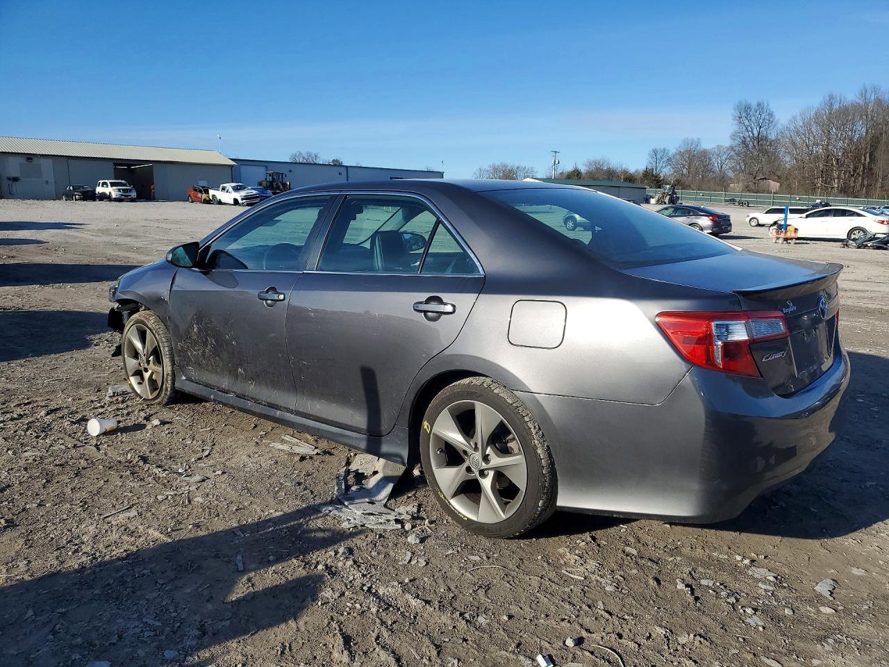 2014 TOYOTA CAMRY
