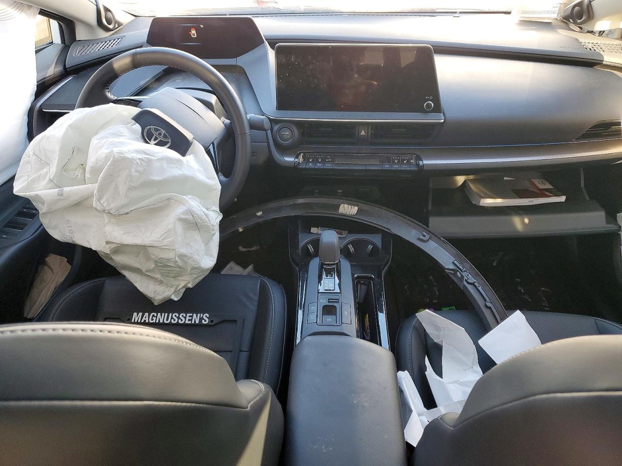 2024 TOYOTA PRIUS