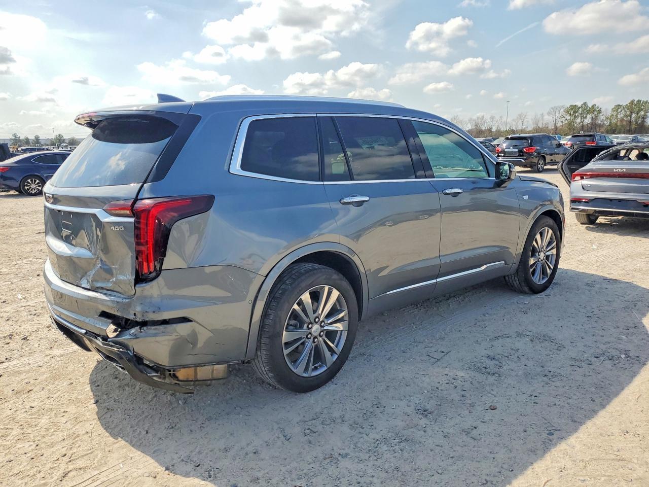 2022 CADILLAC XT6