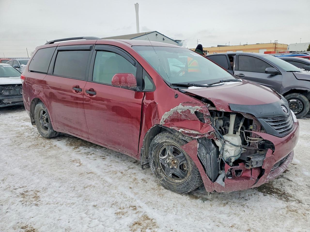 2012 TOYOTA SIENNA