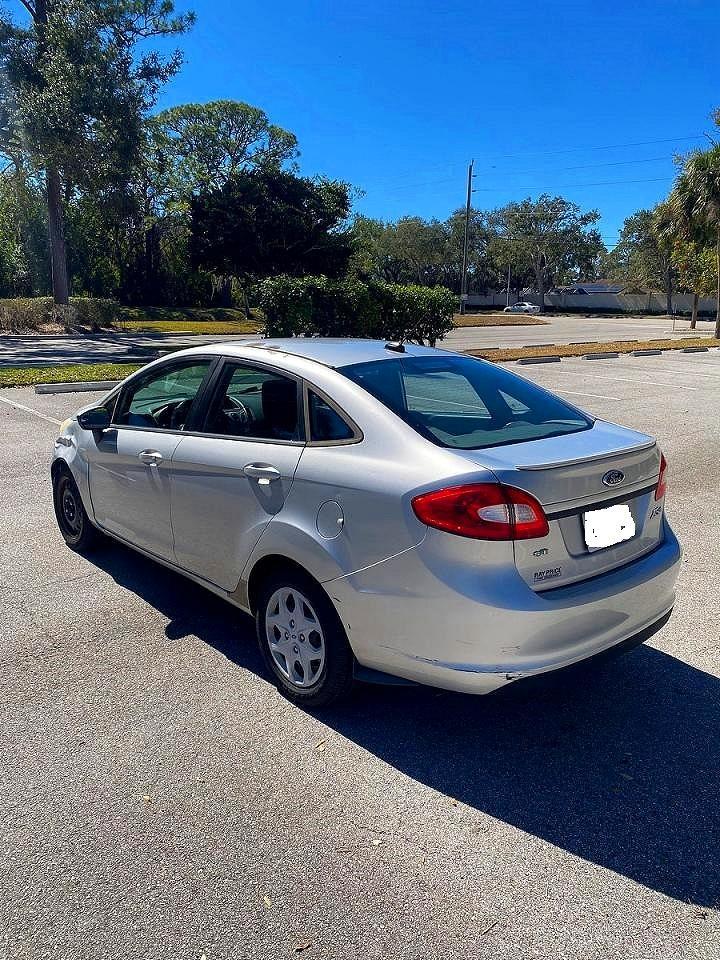 2012 FORD Fiesta