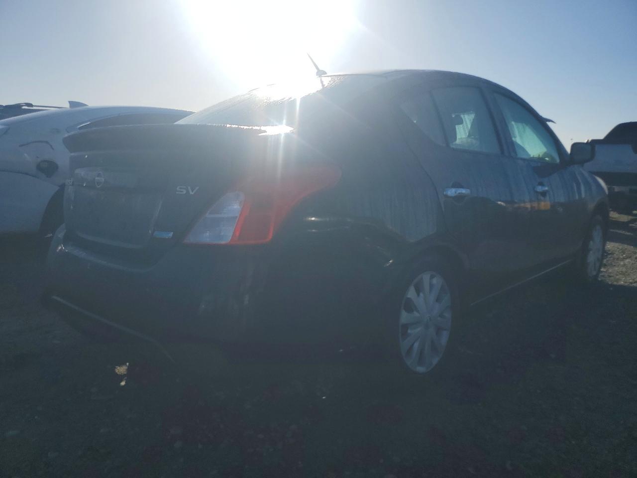 2015 NISSAN VERSA