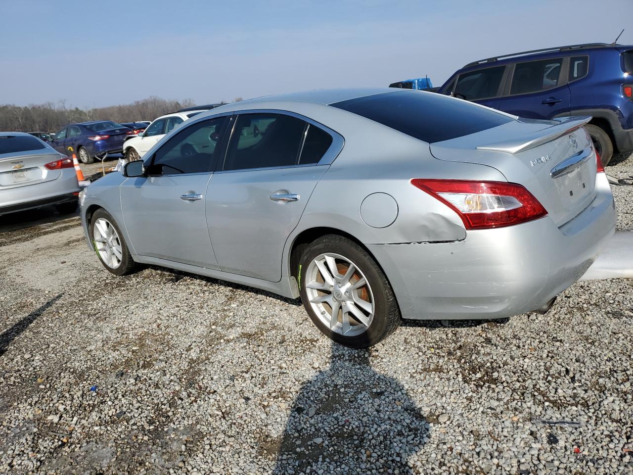 2009 NISSAN Maxima