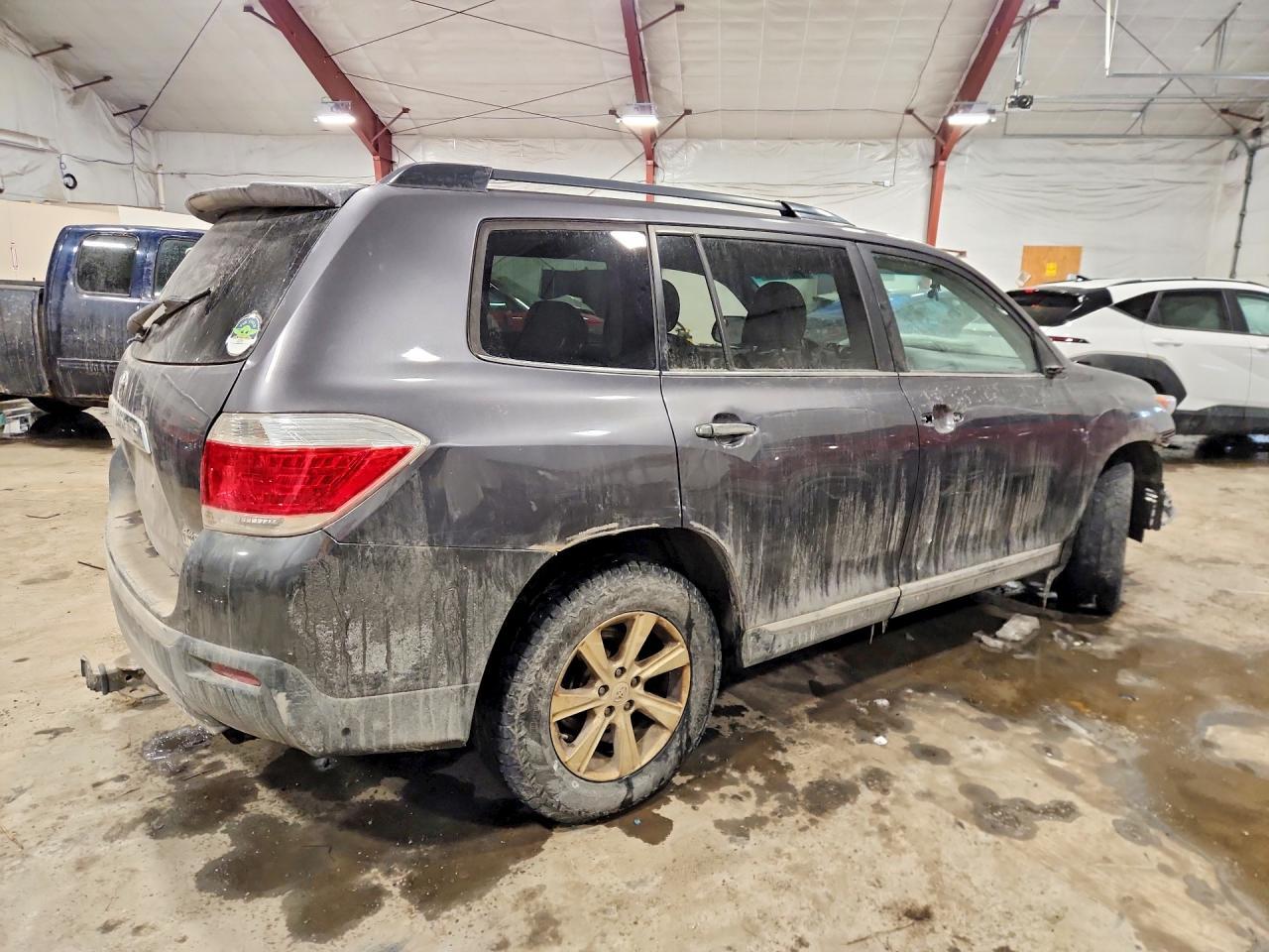 2011 TOYOTA HIGHLANDER