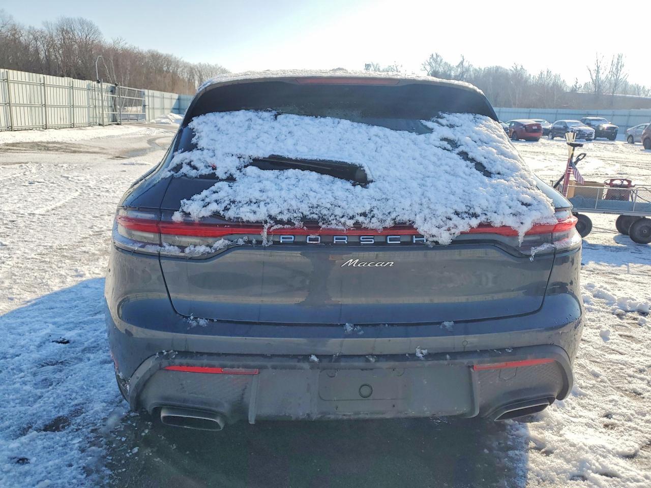 2024 PORSCHE Macan