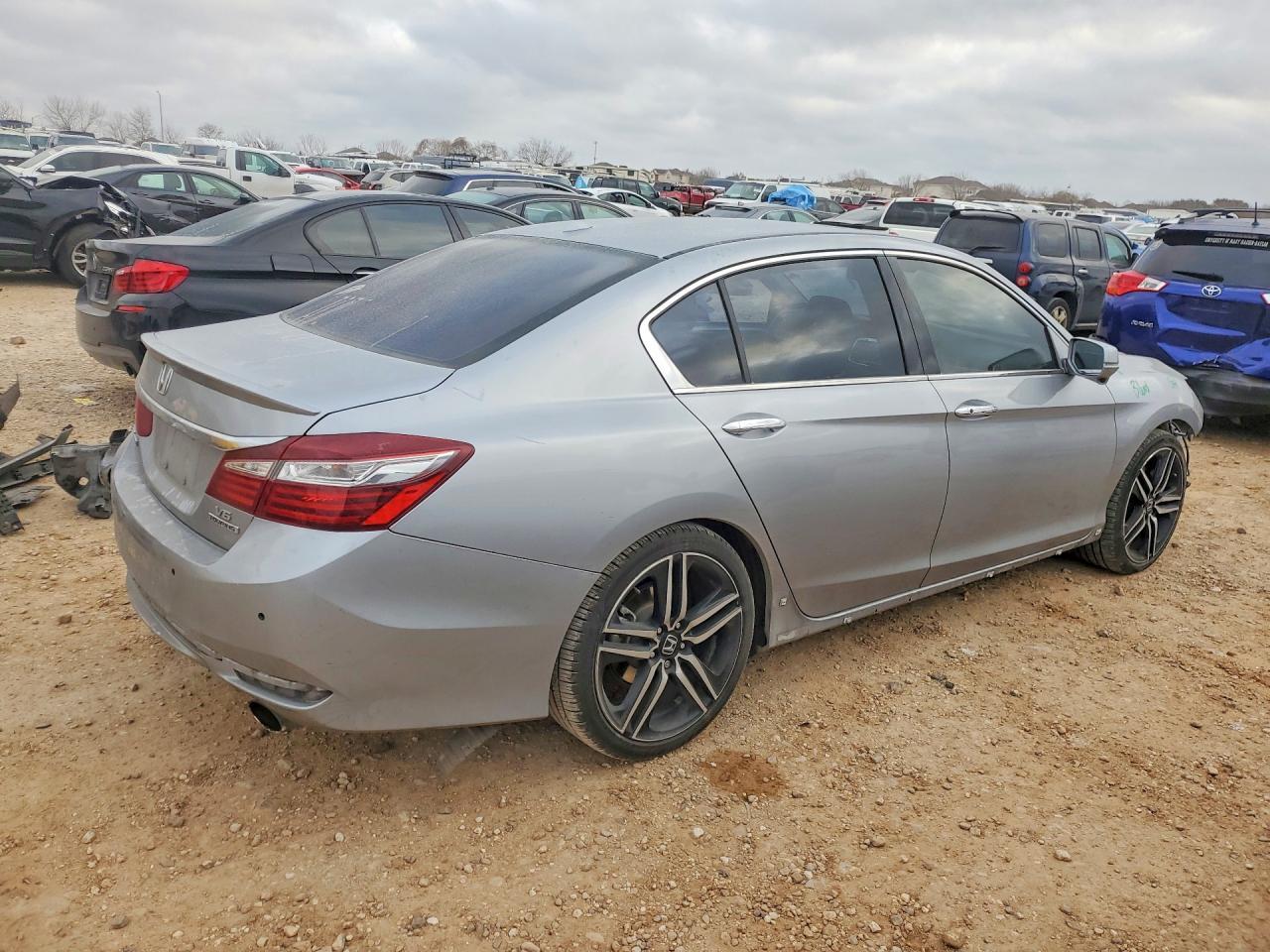 2017 HONDA ACCORD