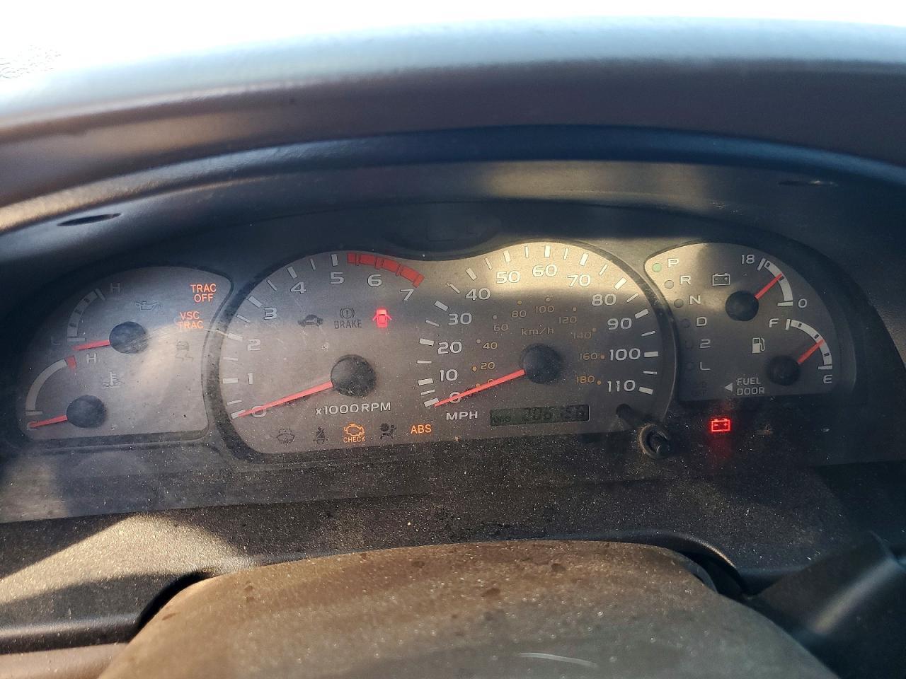 2001 TOYOTA Sequoia