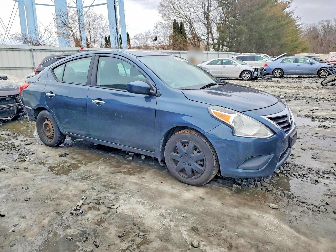 2015 NISSAN VERSA