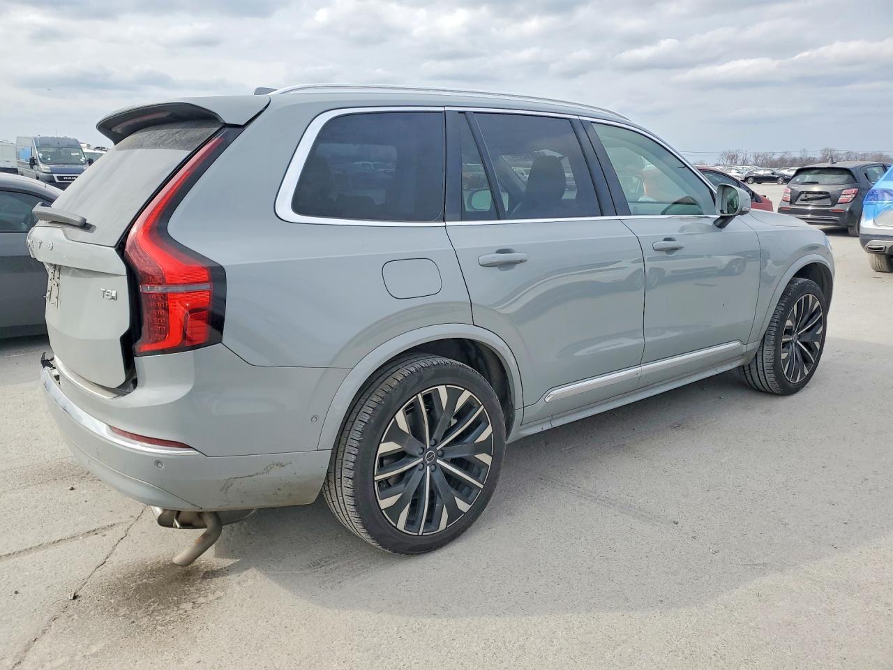 2025 VOLVO XC90