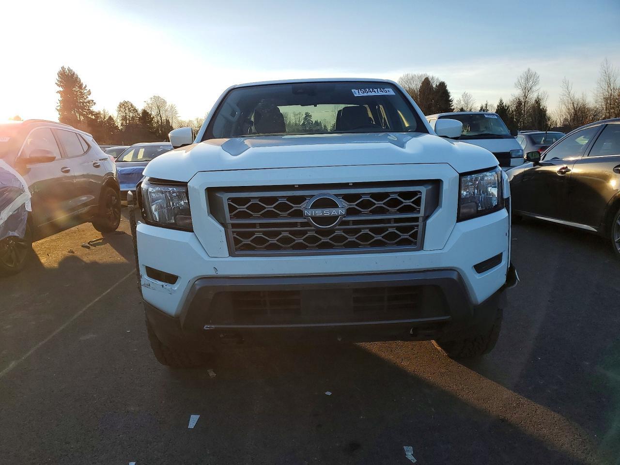 2022 NISSAN Frontier