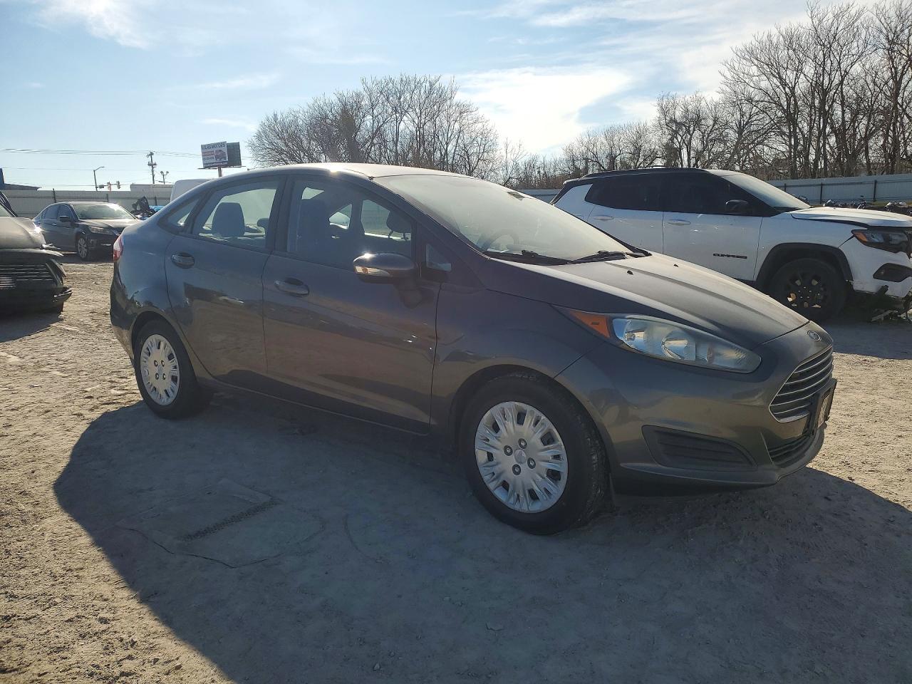 2016 FORD Fiesta