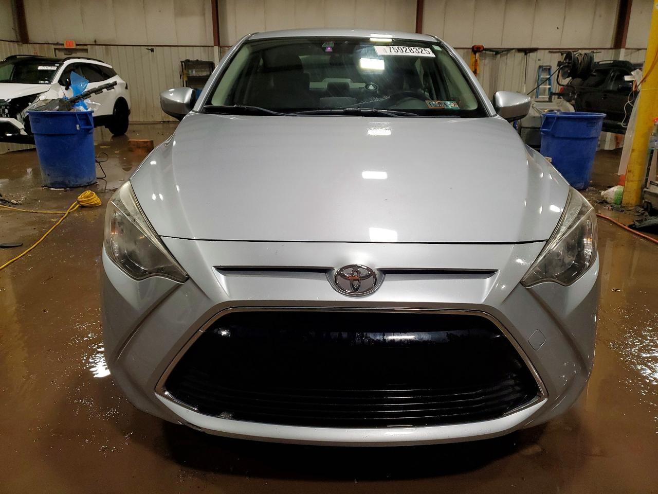 2017 TOYOTA YARIS