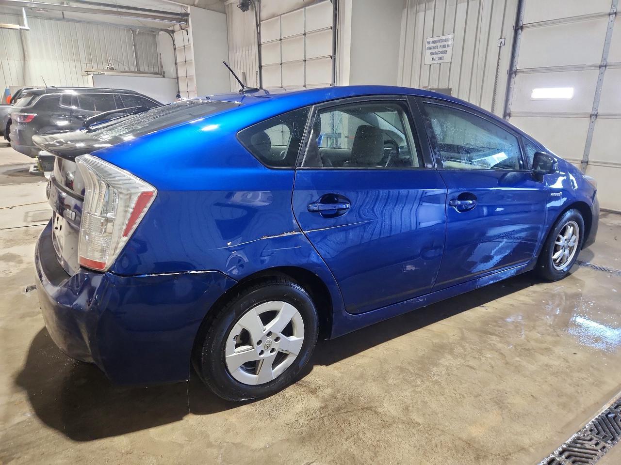 2011 TOYOTA PRIUS