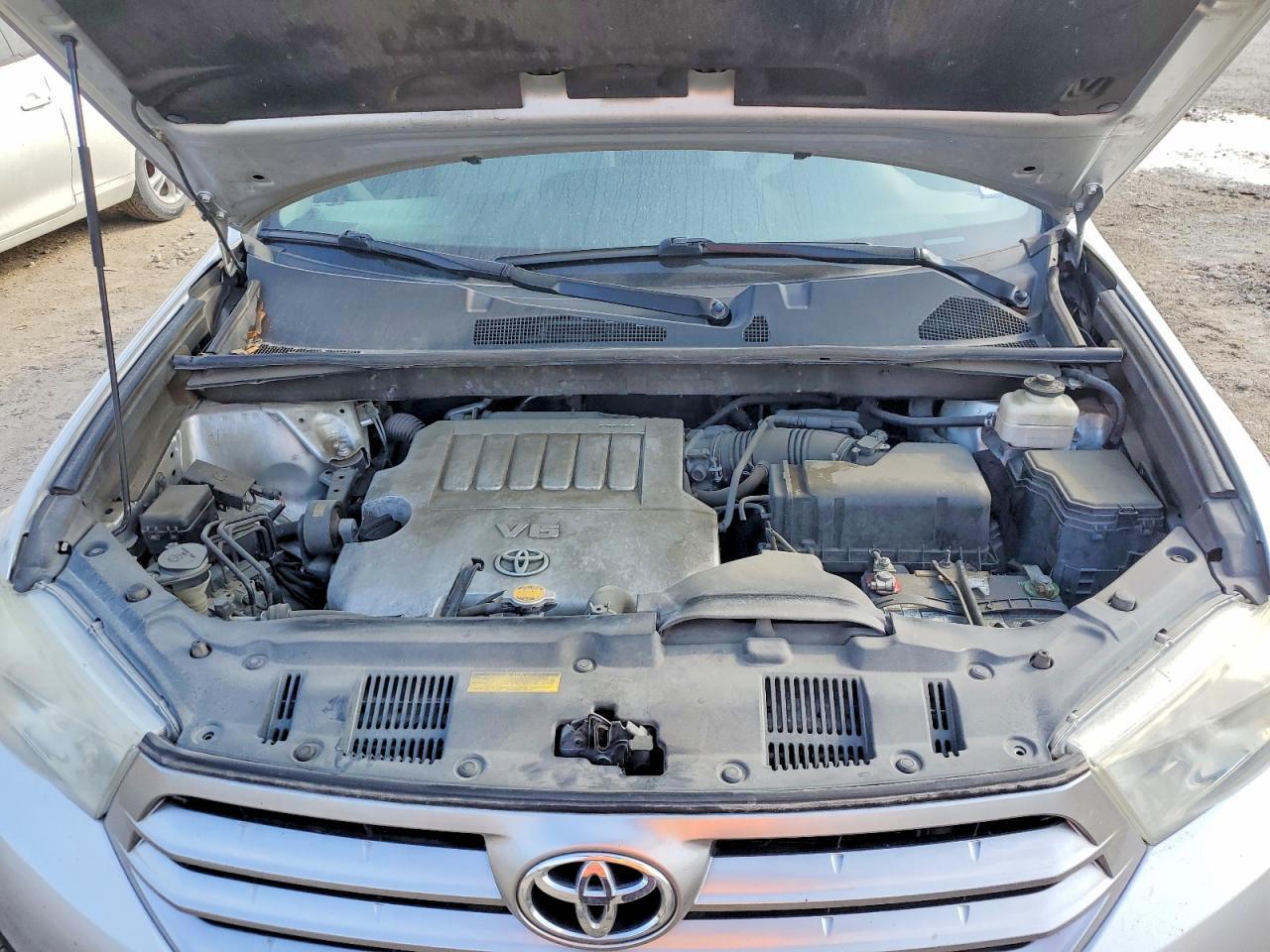 2013 TOYOTA HIGHLANDER